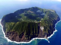 Hòn đảo nào ở Việt Nam sở hữu 2 miệng núi lửa đã tắt?