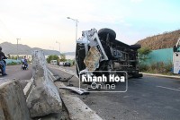 8 ô tô dừng tránh tai nạn, bị xe trộn bê tông "ủi" trên đường đèo Cù Hin