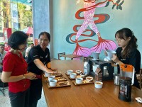 Khai trương chuỗi cửa hàng Starbucks đầu tiên tại Nha Trang