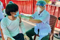 Khánh Hòa phấn đấu đến cuối tháng 9 hoàn thành tiêm mũi 1 cho 100% người dân từ 18 tuổi  trở lên