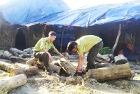 Phát hiện lò than cùng số lượng lớn củi, gỗ tại thôn Đắc Lộc, xã Vĩnh Phương