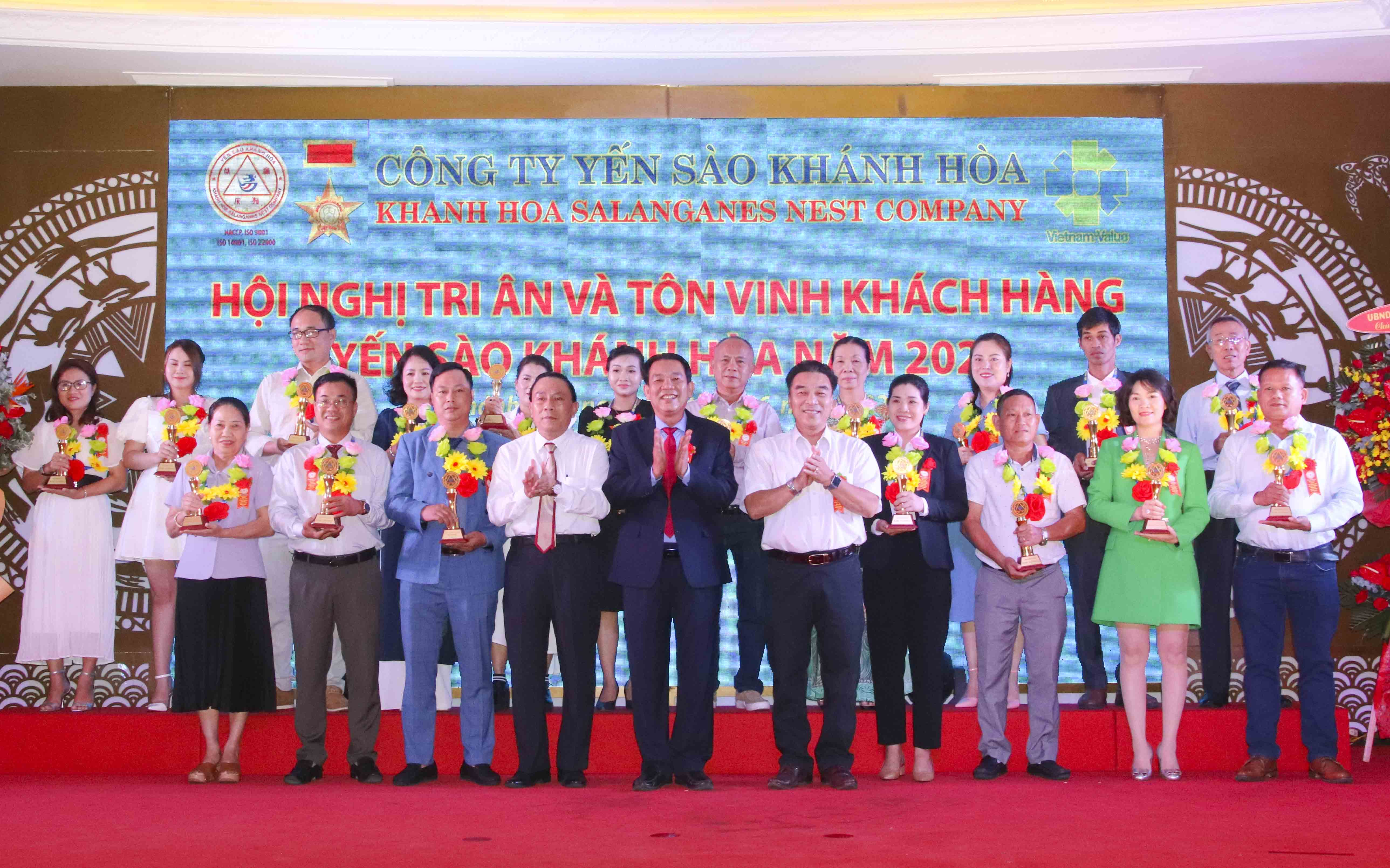 Vinh danh 128 đại lý, nhà phân phối sản phẩm yến sào Khánh Hòa